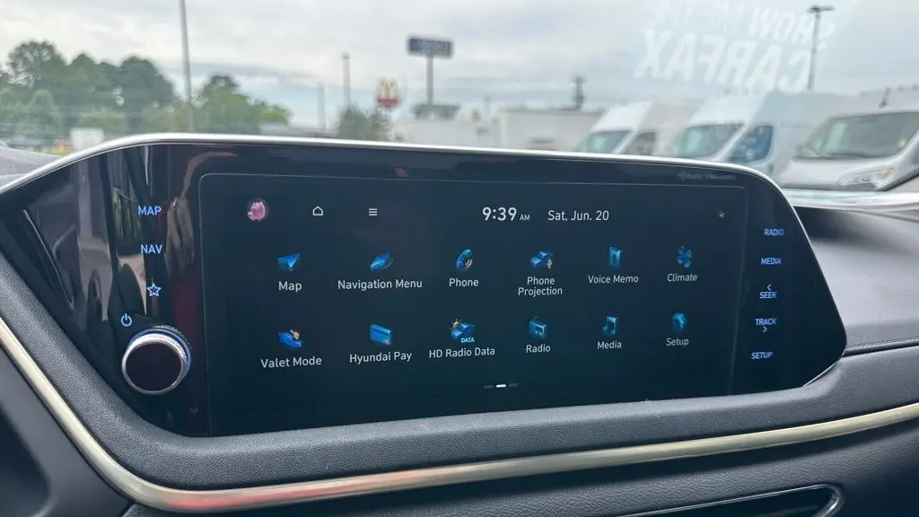 2023 Hyundai SONATA SEL