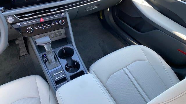 2025 Hyundai SONATA SE