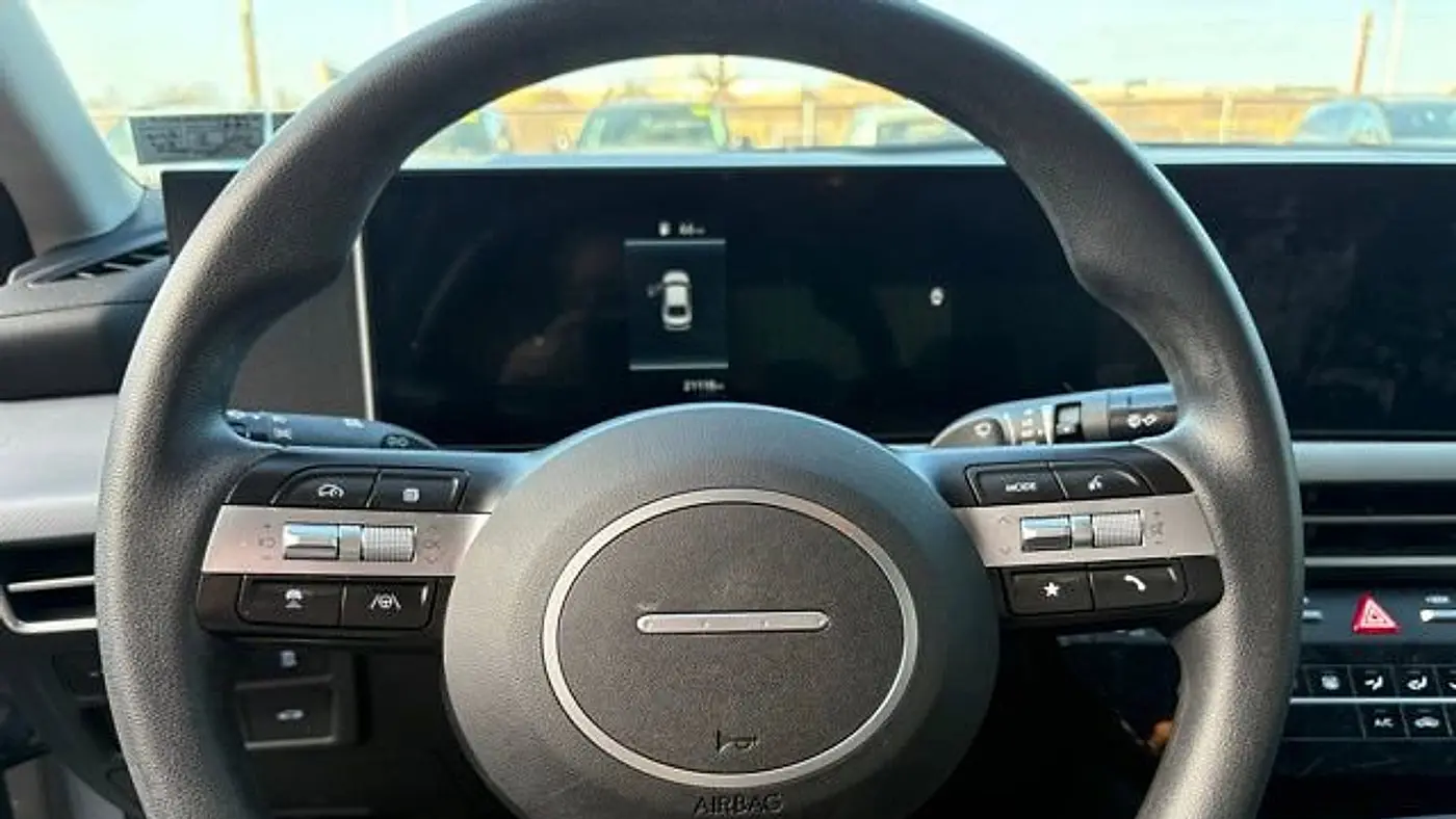 2025 Hyundai SONATA SE