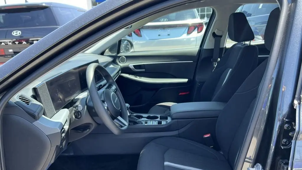2025 Hyundai SONATA SE