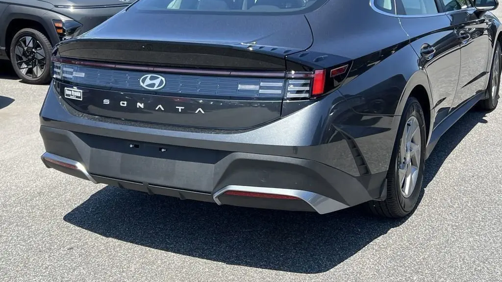 2025 Hyundai SONATA SE