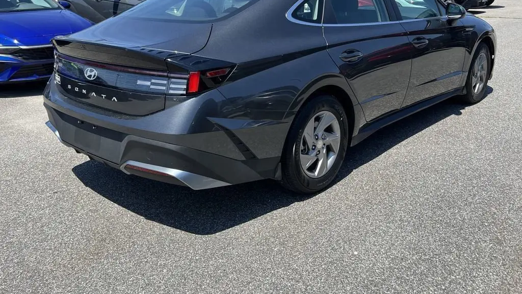 2025 Hyundai SONATA SE