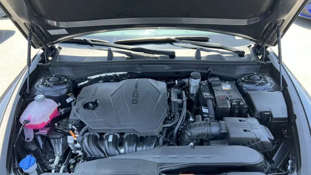 2025 Hyundai SONATA SE