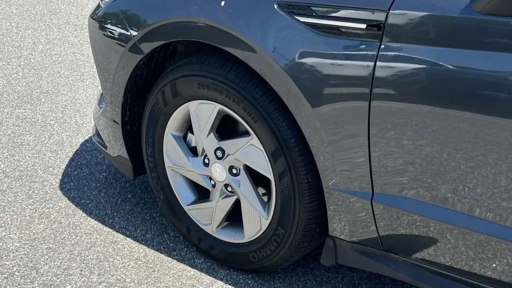 2025 Hyundai SONATA SE