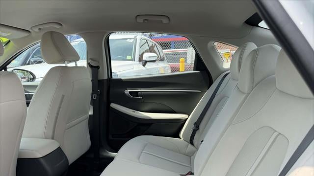 2025 Hyundai SONATA SE