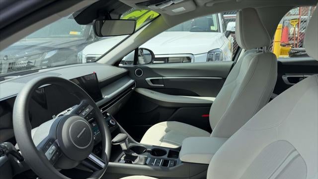 2025 Hyundai SONATA SE