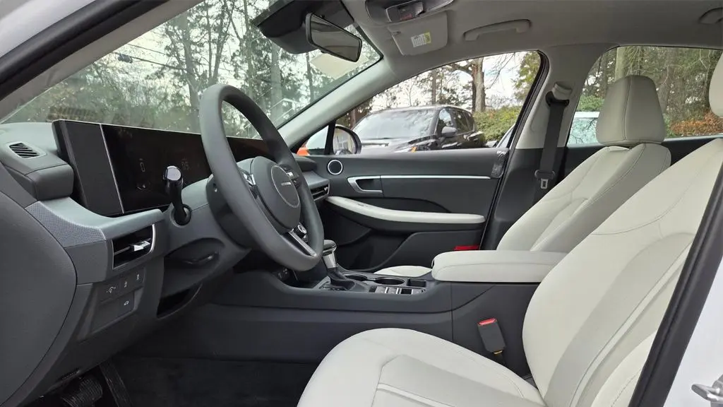 2025 Hyundai SONATA SE