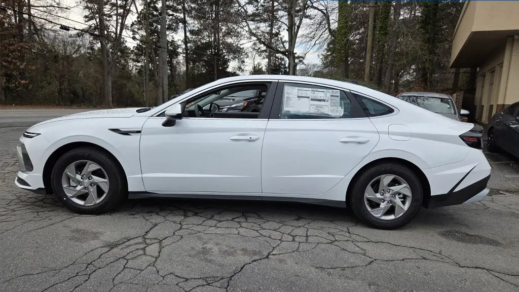 2025 Hyundai SONATA SE