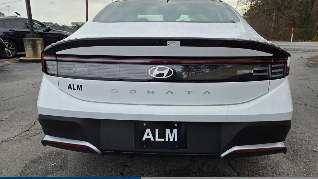 2025 Hyundai SONATA SE