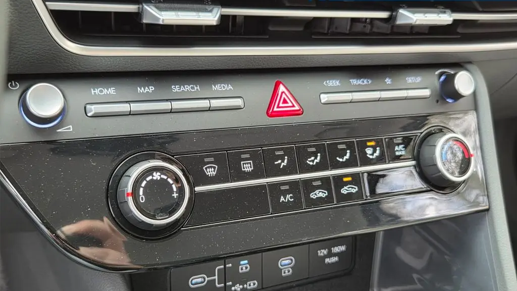 2025 Hyundai SONATA SE