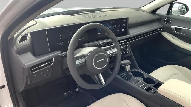 2025 Hyundai SONATA SE