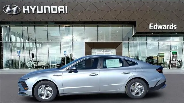 2025 Hyundai SONATA SE