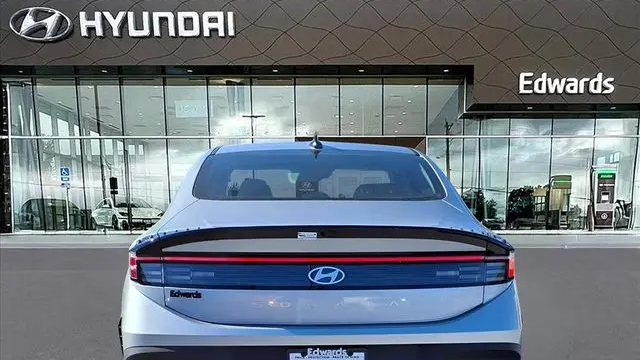 2025 Hyundai SONATA SE