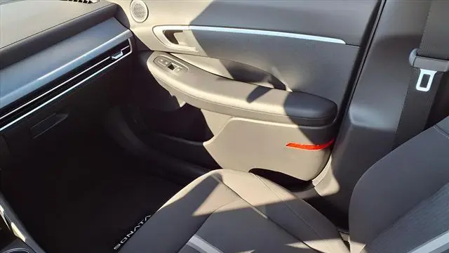 2025 Hyundai SONATA SE