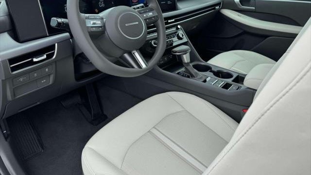 2025 Hyundai SONATA SE