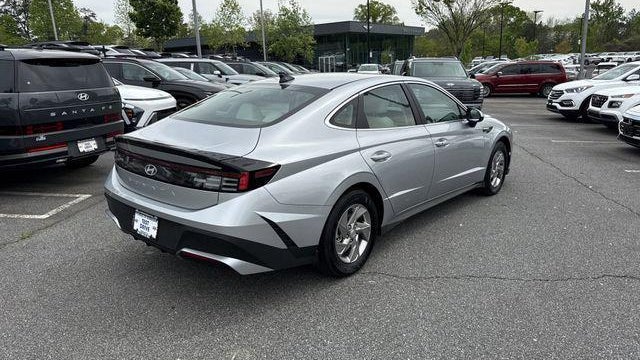 2025 Hyundai SONATA SE