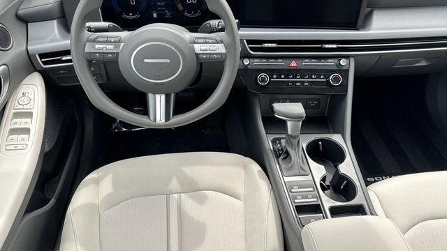 2025 Hyundai SONATA SE