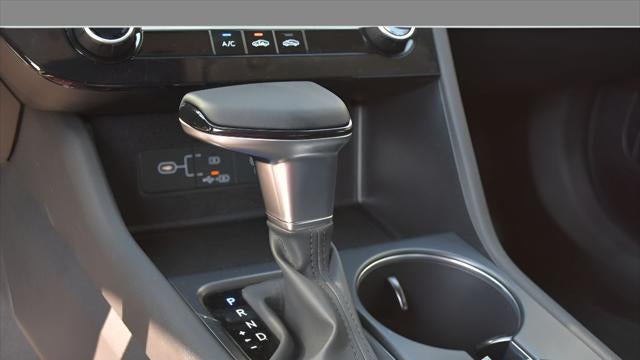 2025 Hyundai SONATA SE