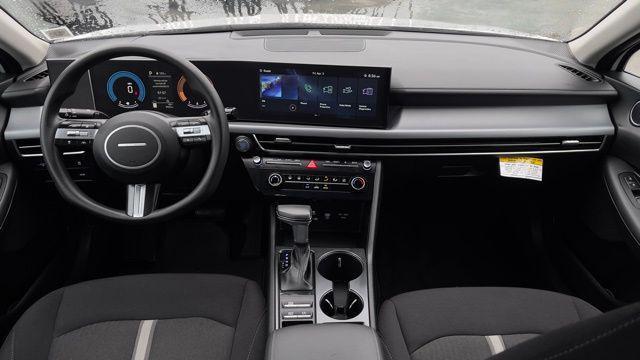 2025 Hyundai SONATA SE