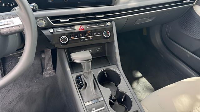 2025 Hyundai SONATA SE