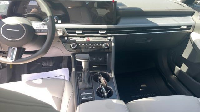 2025 Hyundai SONATA SE