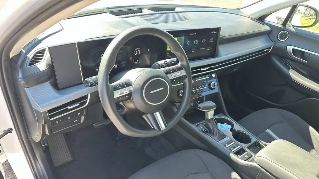 2025 Hyundai SONATA SE