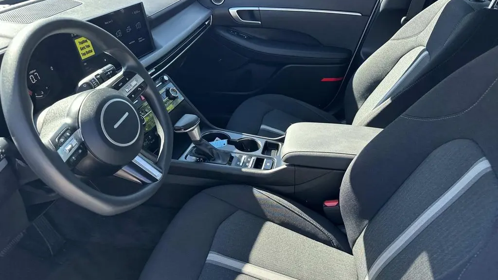 2025 Hyundai SONATA SE