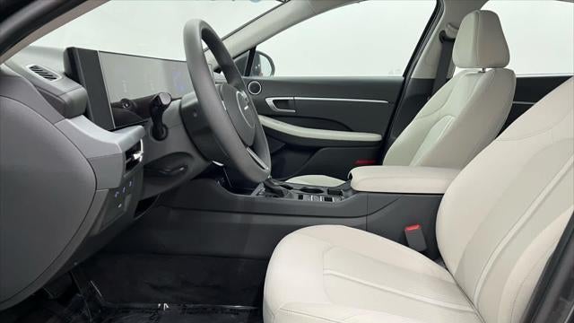 2025 Hyundai SONATA SE