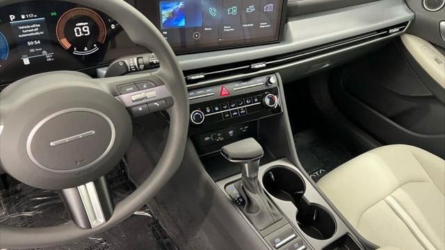 2025 Hyundai SONATA SE