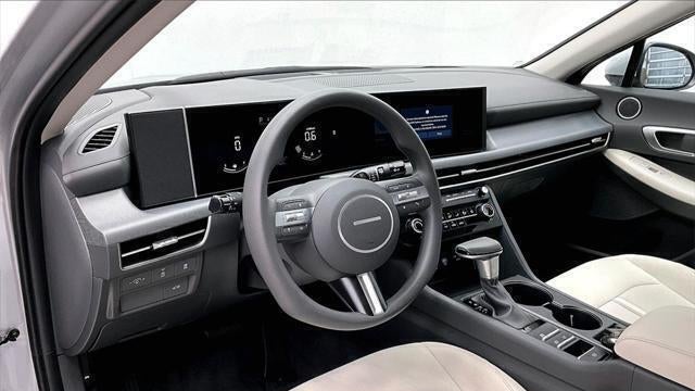 2025 Hyundai SONATA SE