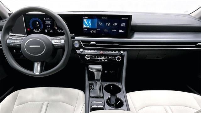 2025 Hyundai SONATA SE