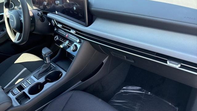 2025 Hyundai SONATA SE
