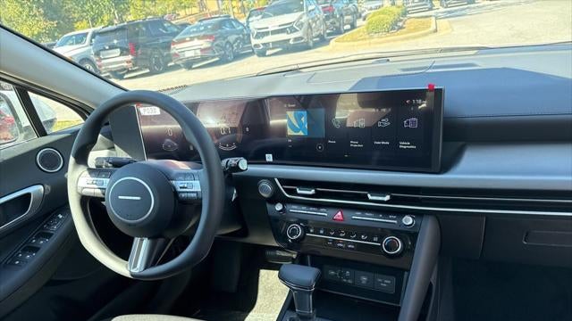 2025 Hyundai SONATA SE