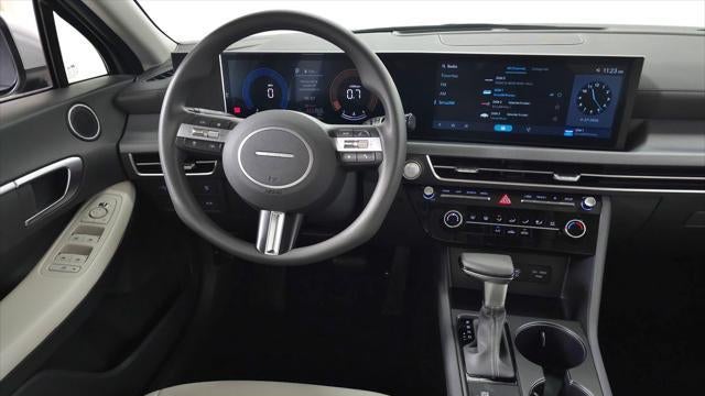 2025 Hyundai SONATA SE