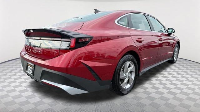 2025 Hyundai SONATA SE