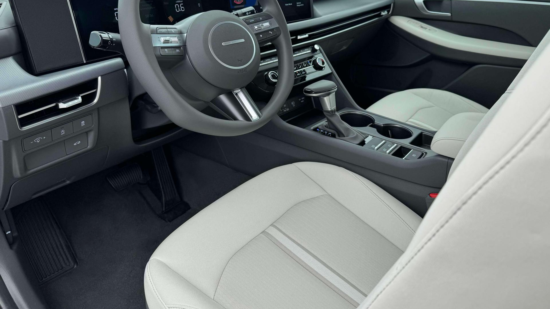 2025 Hyundai SONATA SE