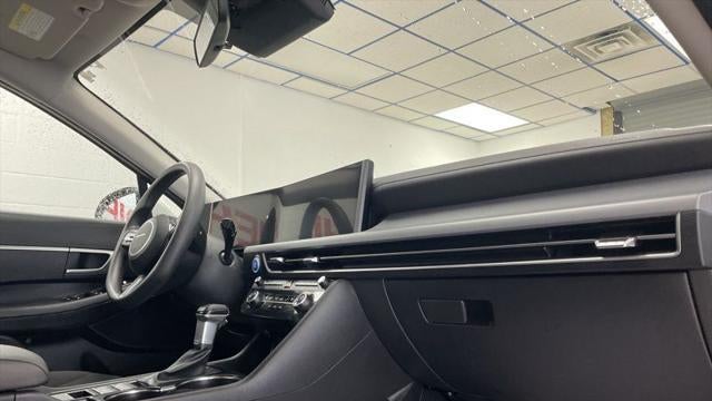 2025 Hyundai SONATA SE