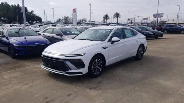 2026 Hyundai SONATA Hybrid Blue