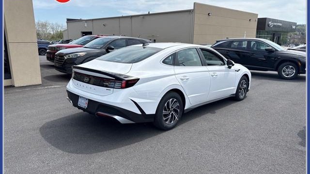 2026 Hyundai SONATA Hybrid Blue