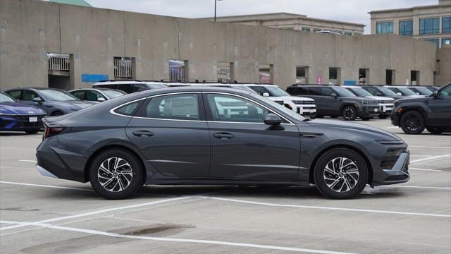 2026 Hyundai SONATA Hybrid Blue