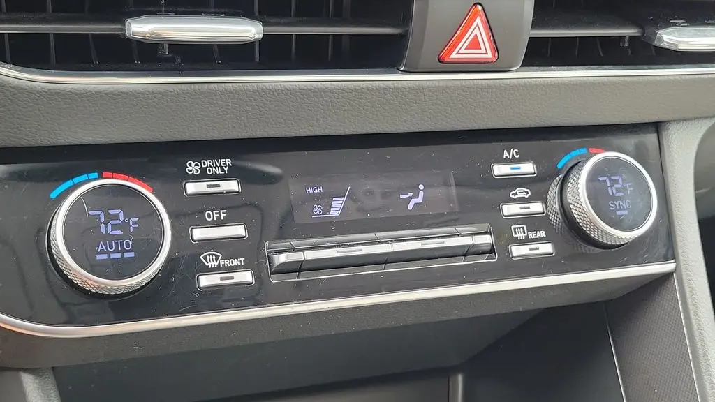 2022 Hyundai SONATA Hybrid Blue