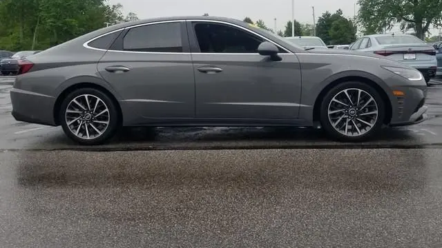 2022 Hyundai SONATA Limited