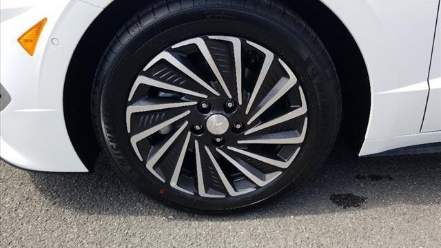 2024 Hyundai SONATA Hybrid SEL