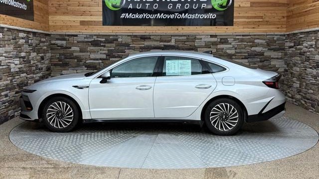 2025 Hyundai SONATA Hybrid SEL