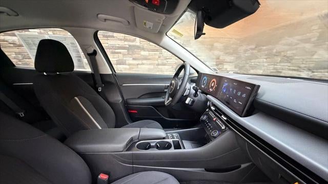 2025 Hyundai SONATA Hybrid SEL