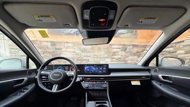 2025 Hyundai SONATA Hybrid SEL