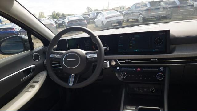 2025 Hyundai SONATA Hybrid SEL