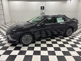 2025 Hyundai SONATA Hybrid with Carbon Blue Exterior