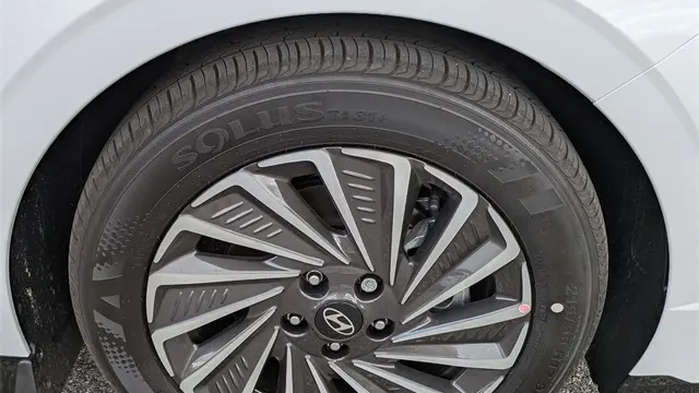 2025 Hyundai SONATA Hybrid SEL