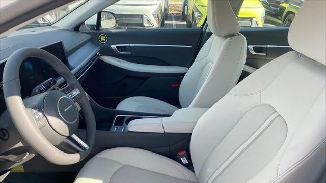 2025 Hyundai SONATA Hybrid SEL